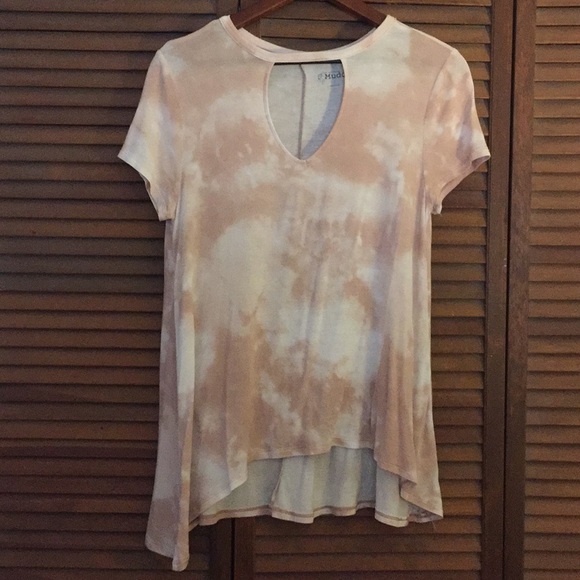 Choker Style Hi-Lo Top - Picture 3 of 3